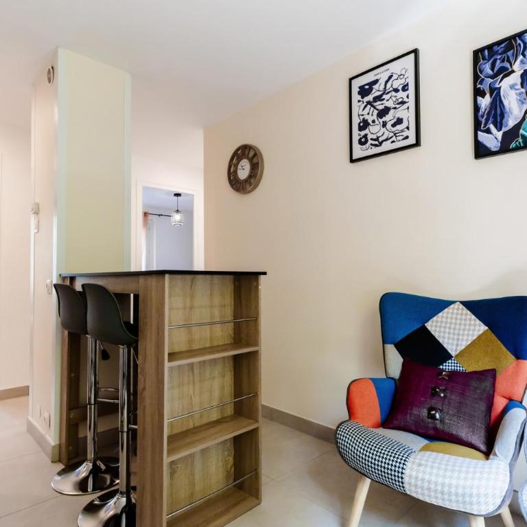 Appartement 3 chambres 3-6 personnes, parking privé proche de La Doua, Lyon - Apartment mit 3 Schlafzimmern - 7