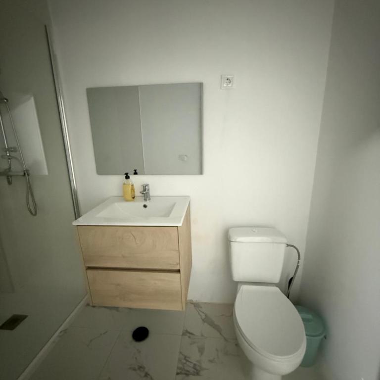 Pachon Room - Standard Double Room with Shared Bathroom - 7