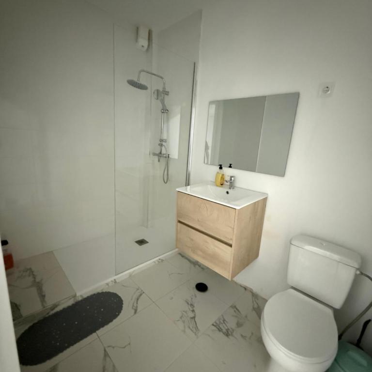 Pachon Room - Standard Double Room with Shared Bathroom - 9