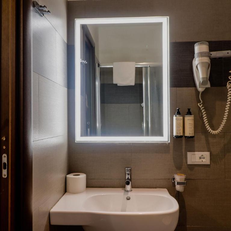 Imperial Suite Guest House - Camera Matrimoniale/Doppia con Letti Singoli - 7