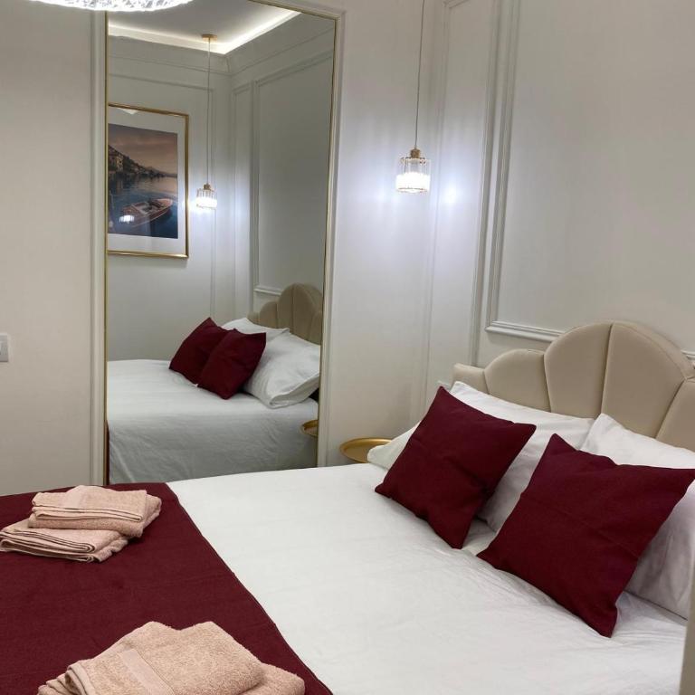 Gaglian's Suites Lake Como - Double Room with Terrace - 4