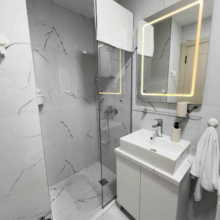 Z Suite Podgorica - New Building - Fast Wi-Fi - Apartman sa 2 Spavaće Sobe - 12