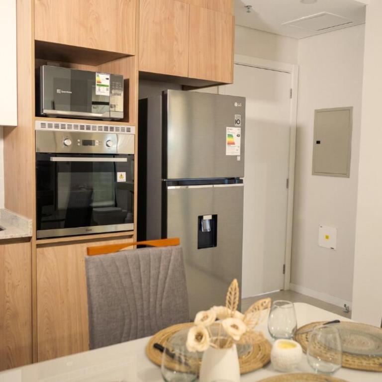 Recoleta studio with balcony, steps to all - One-Bedroom Apartment - 2