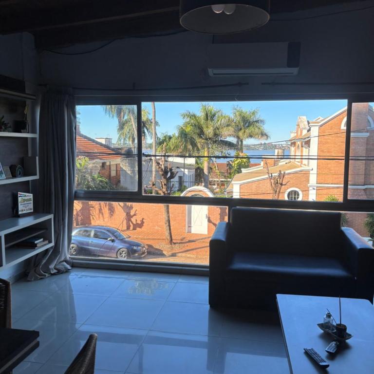 Apto céntrico con vista a la costanera de Posadas - Three-Bedroom Apartment - 1