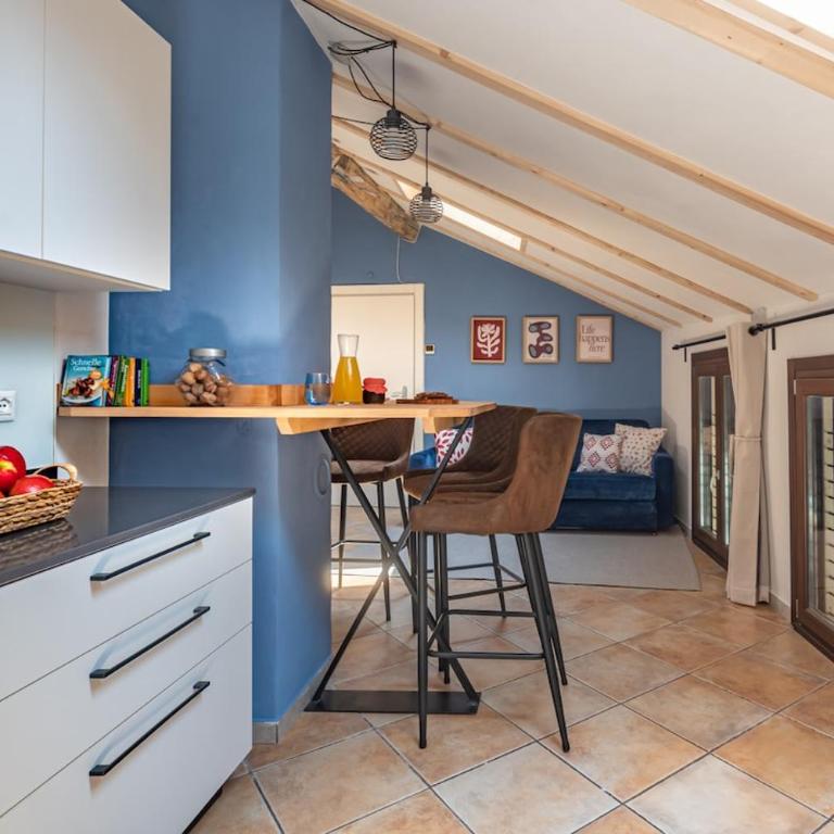 Attic for 4 in the center, everything within walking distance! - Apartamento - 1