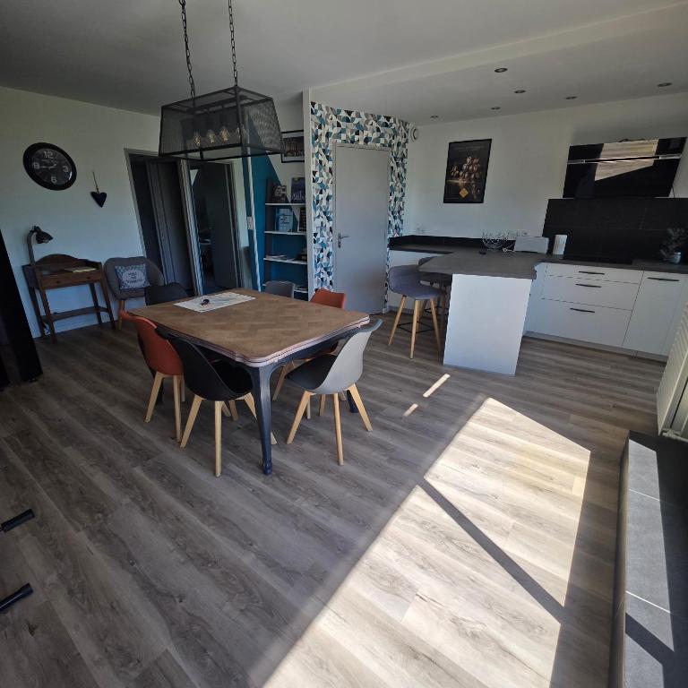 Chez KARINE T4 Terrasse HYPER CENTRE VILLE Wifi Parking - Apartamento con terraza - 6