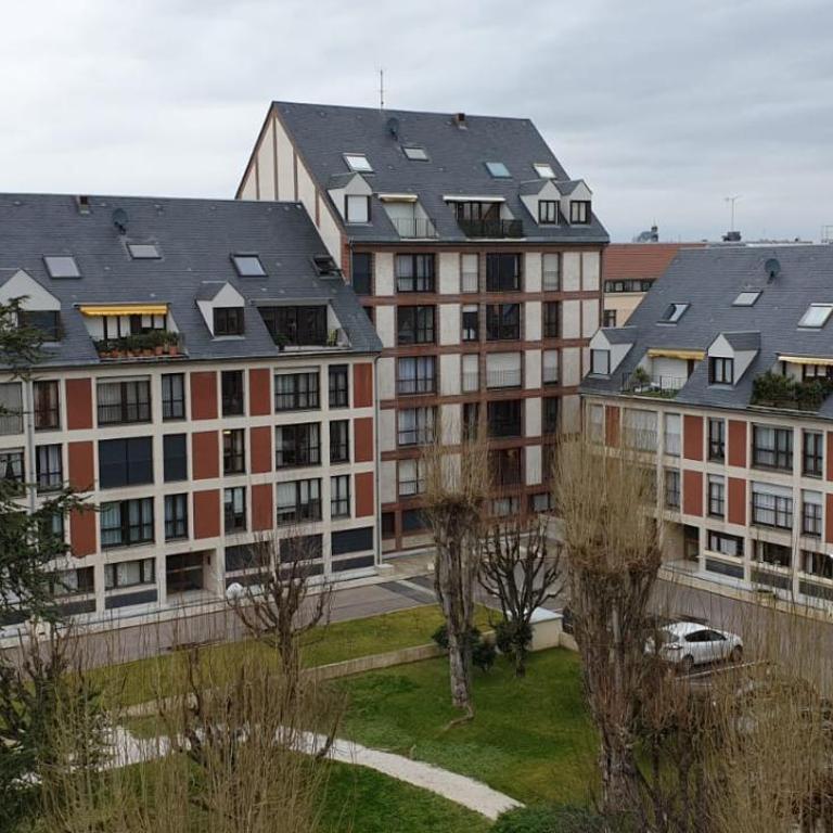Chez KARINE T4 Terrasse HYPER CENTRE VILLE Wifi Parking - Apartamento con terraza - 2