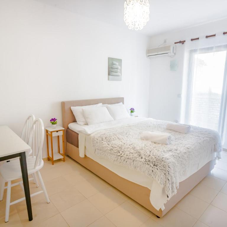 Gregovic Family Apartments - One-Bedroom Apartment with Garden View ( 4 Adults ) - 2