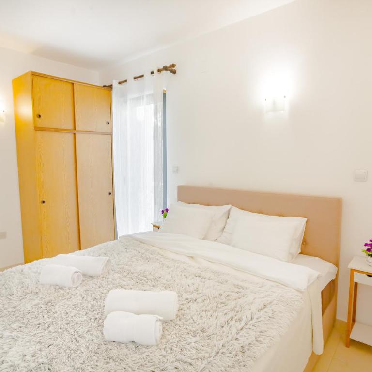 Gregovic Family Apartments - One-Bedroom Apartment with Garden View ( 4 Adults ) - 15