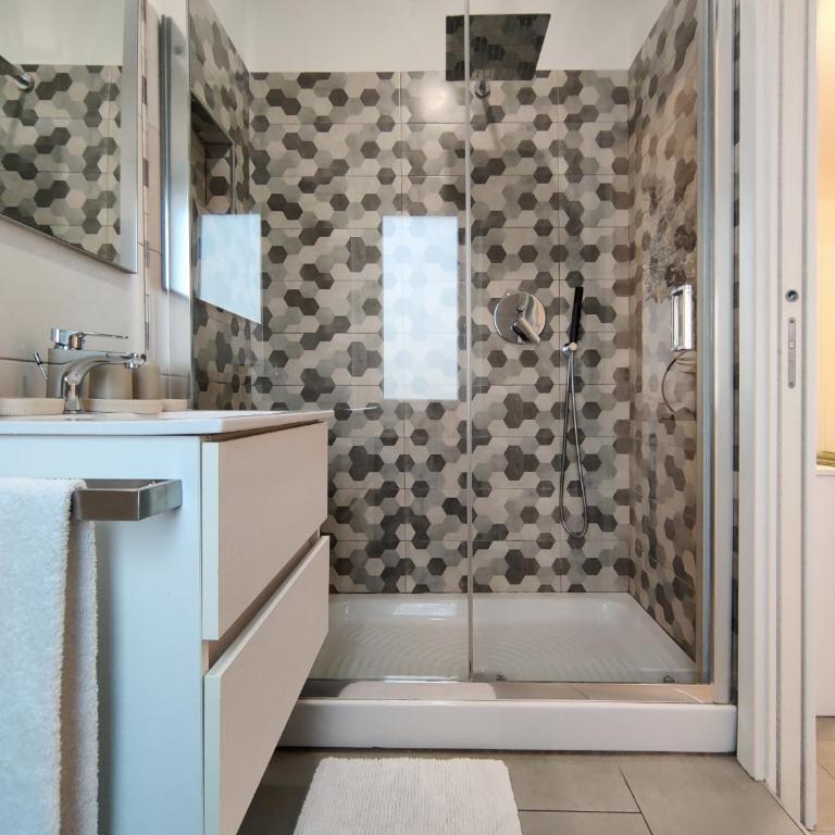 Casa degli Ulivi | 2 Bagni, Mare & Stazione - One-Bedroom Apartment - 2