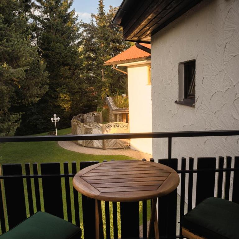 Mittelburg Wellnesshotel - Doppelzimmer A - 1