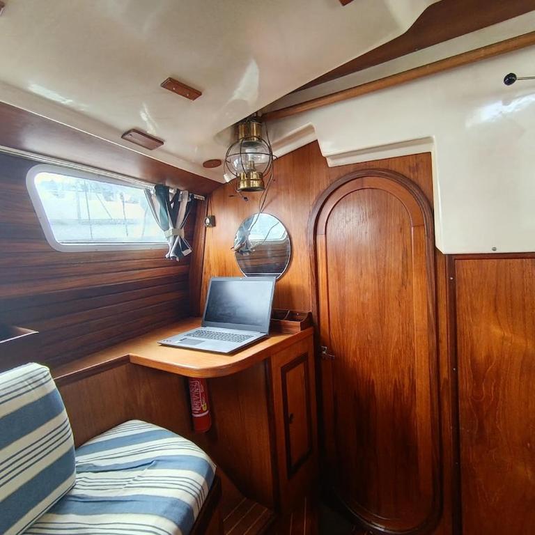 Hébergement sur un grand voilier confortable à Deauville - Mobile Home - 2