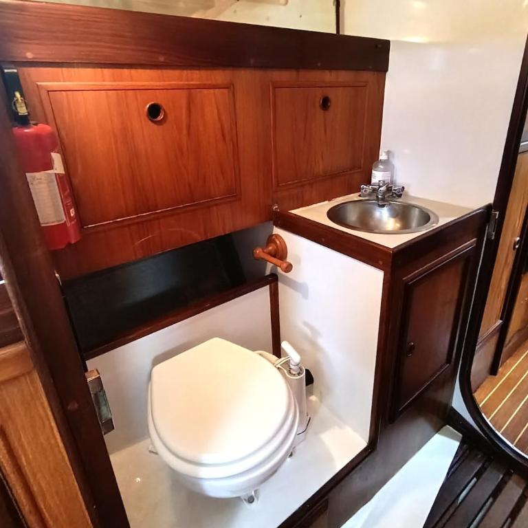 Hébergement sur un grand voilier confortable à Deauville - Mobile Home - 6