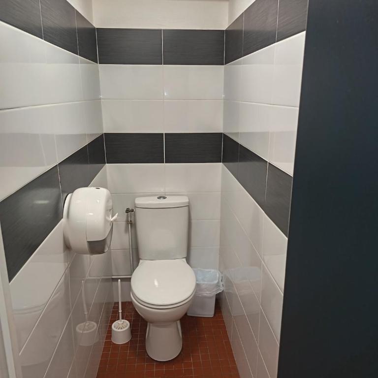 Hébergement sur un grand voilier confortable à Deauville - Mobile Home - 11