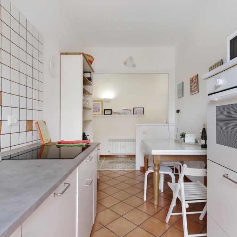 Amy Home - Two-Bedroom Deluxe Apartment with Balcony - 5