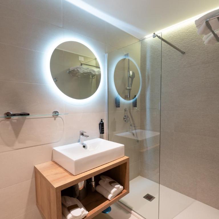 Casa D Hotel Napoli - Camera Matrimoniale con Bagno Privato - 5