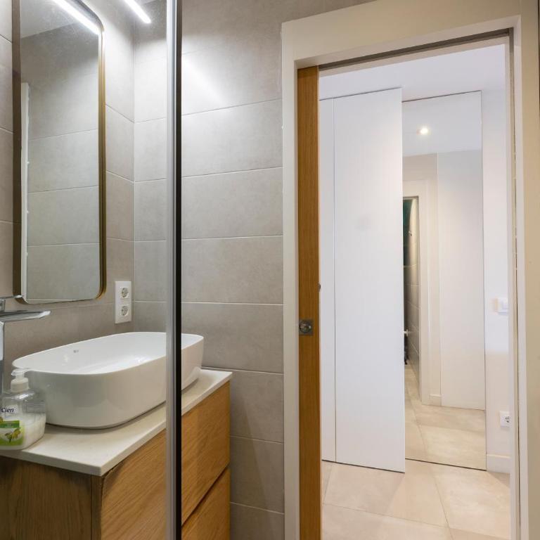 ApartEasy - Atic Deluxe, excellent location - Apartamento con balcón - 13