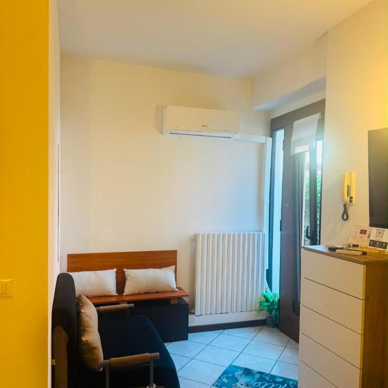 Hello Verona Rooms - Camera Familiare con Bagno Privato - 9