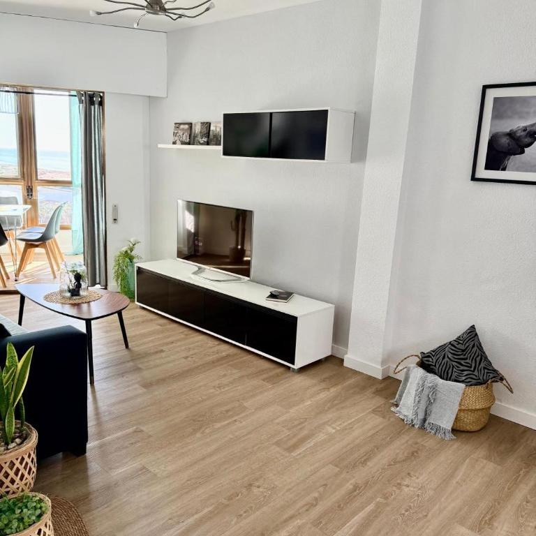 Vistas Al Mar en Retamar - Apartamento Superior de 1 dormitorio con balcón - 9