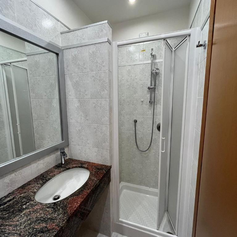 Hotel Alinari - Camera Quadrupla - 3