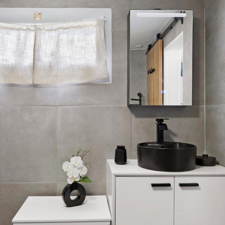 L'Ensoleillé - Apartment with Shower - 18