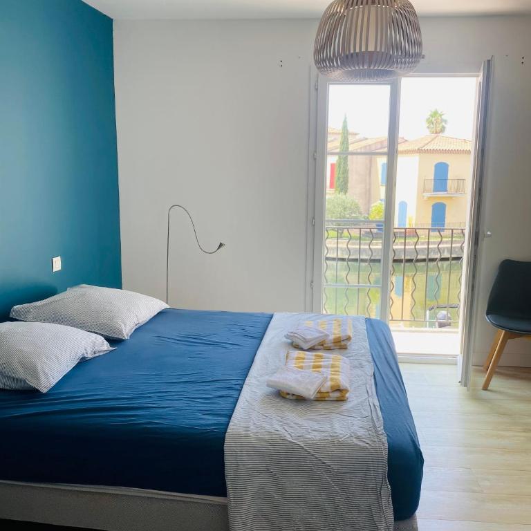 Marina with pool - Three-Bedroom Home - 18