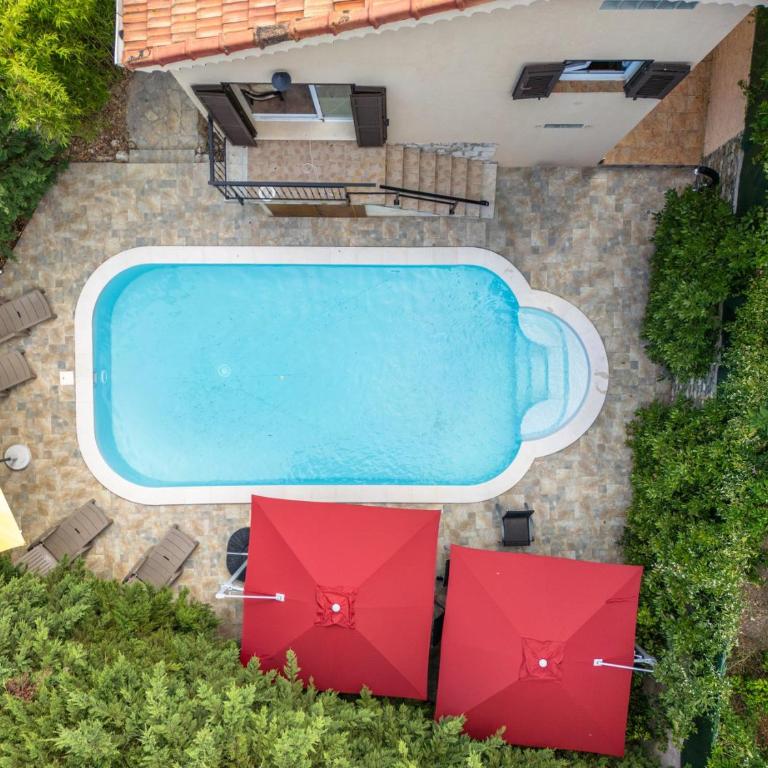 VILLA RECKINA havre de paix avec piscine et jardin - Maison 4 Chambres - 80