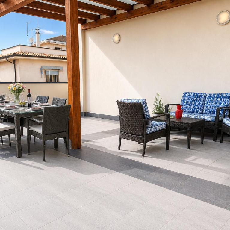 LA TERRAZZA Trilocale Superior 2 BAGNI - Appartamento con 2 Camere da Letto e Terrazza - 1