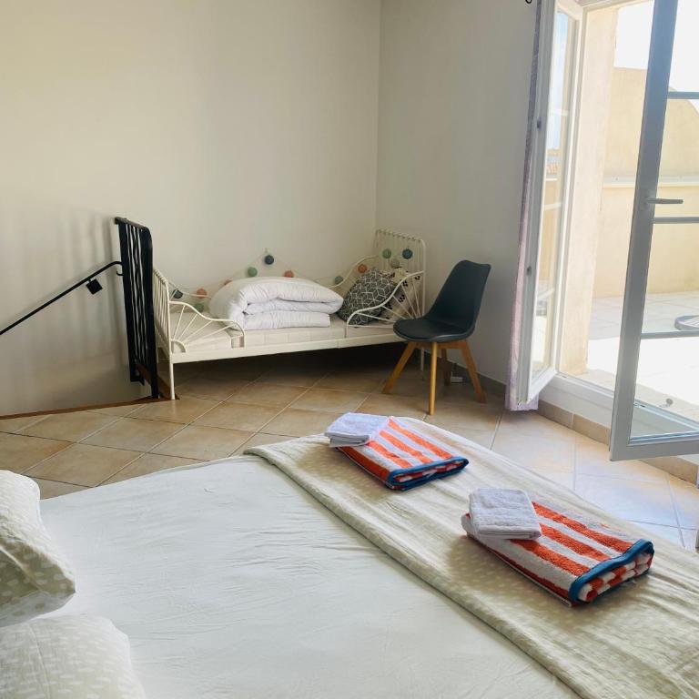 Marina with pool - Three-Bedroom Home - 24