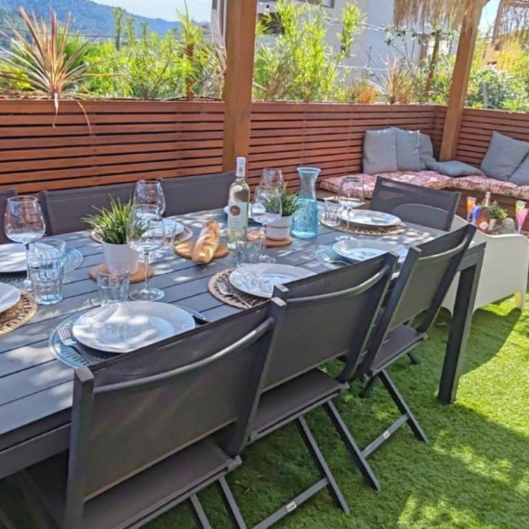 Chez Clement - Haut de villa - climatisé avec terrasse pour 6 - Apartamento - 9