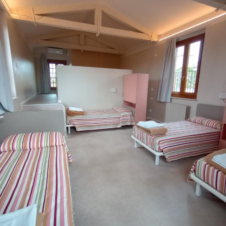 Protezione della Giovane - female hostel - Posto Letto in Dormitorio Femminile per 8 Persone - 1