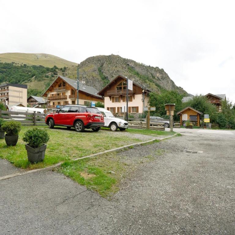 Appartement - Les ecrins 3 - Two-Bedroom Apartment with Mountain View - 9