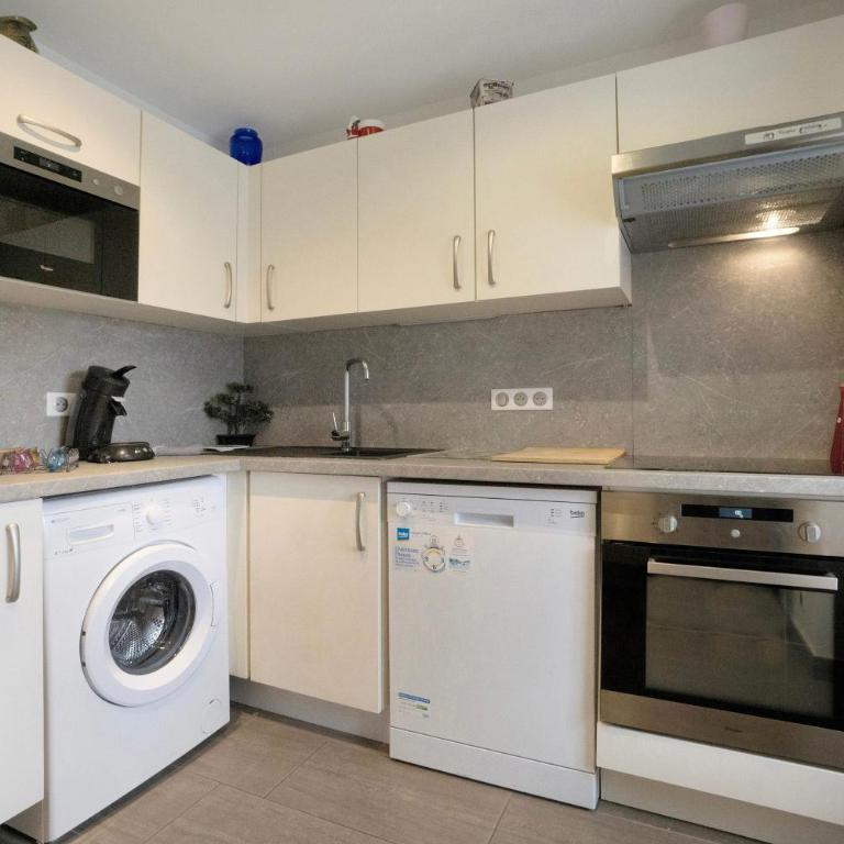 Appartement - Les ecrins 3 - Two-Bedroom Apartment with Mountain View - 23