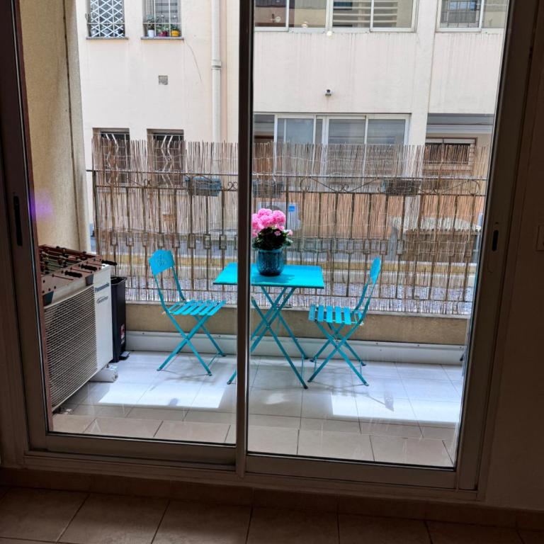 2 pièces climatiseé avec parking prive gratuit au coeur de cagnes , 8 rue dct Feraud ,Beach and train near - Appartement 1 Chambre - 21