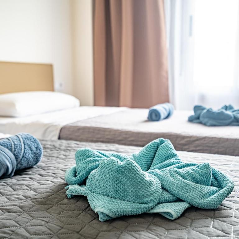 Versus Valencia Rooms - Twin Room with Shared Bathroom - 7