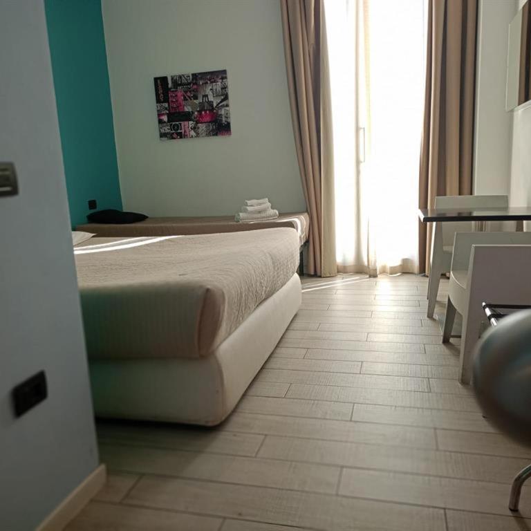 Blue Shades Hotel - Chambre Double Économique - 4
