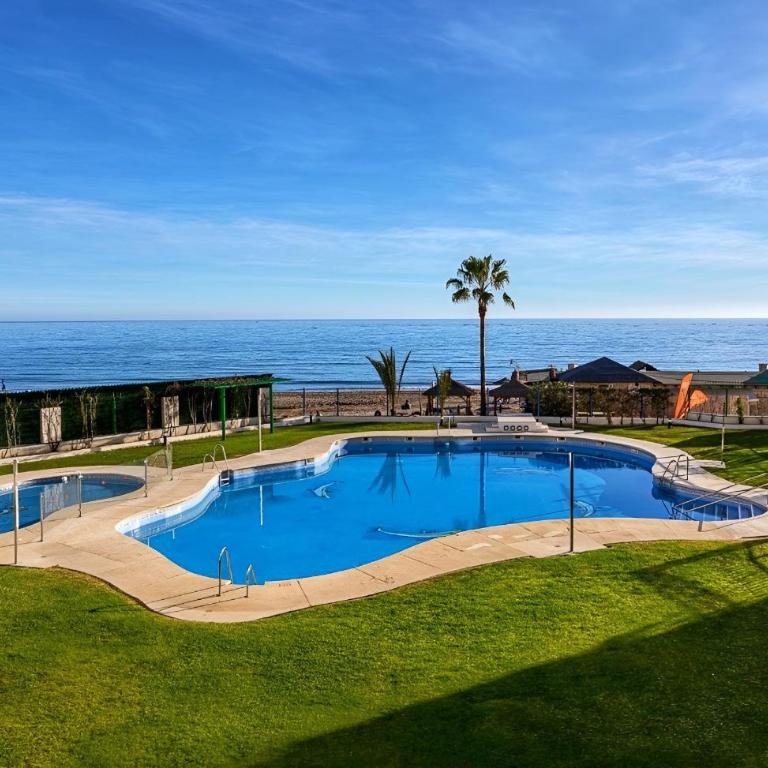 Fabulous first line beach apartment - Apartamento Deluxe de 2 dormitorios con vistas al mar - 1