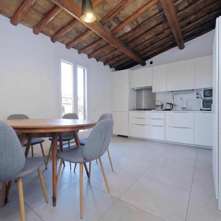 Torre Argentina - Three-Bedroom Apartment - 12