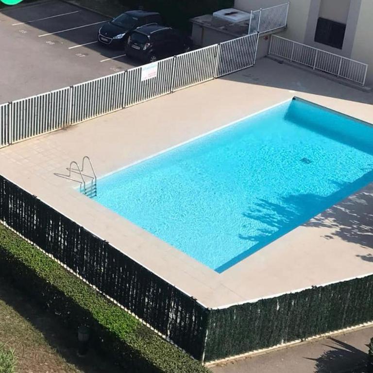 Studio cosy en bord de piscine - Appartement 1 Chambre - 1