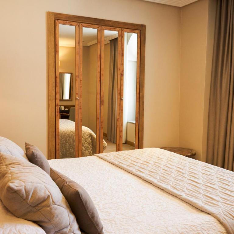 Hotel San Juan de los Reyes - Habitación Doble con acceso para personas de movilidad reducida - 1 o 2 camas - 6