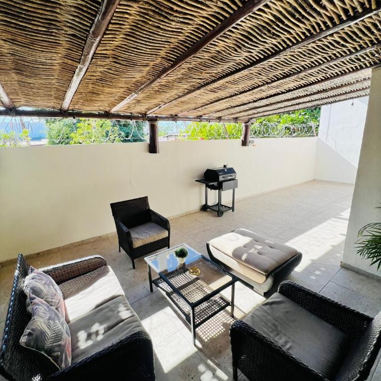 3 Bedrooms Home. Walking distance to the Malecon. - Casa de 3 dormitorios - 10
