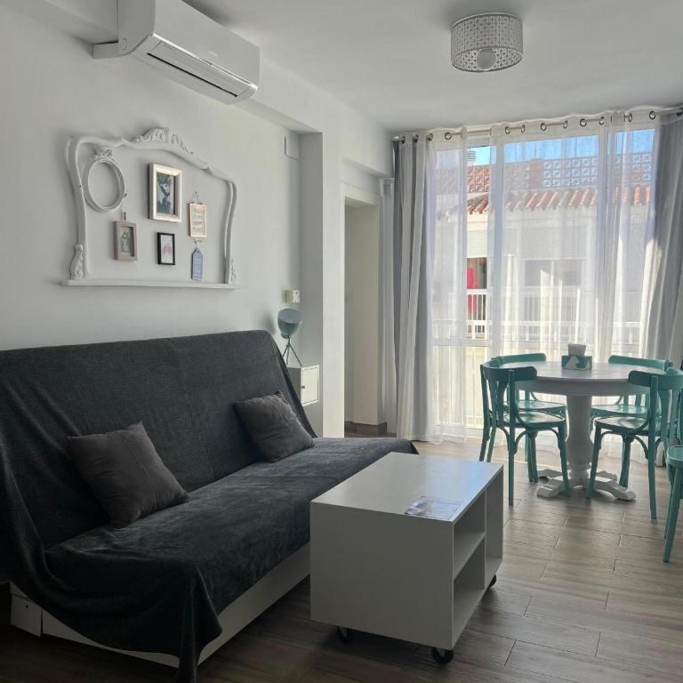 Playa Torrecilla Apartamento - Two-Bedroom Deluxe Apartment with Ocean View - 1
