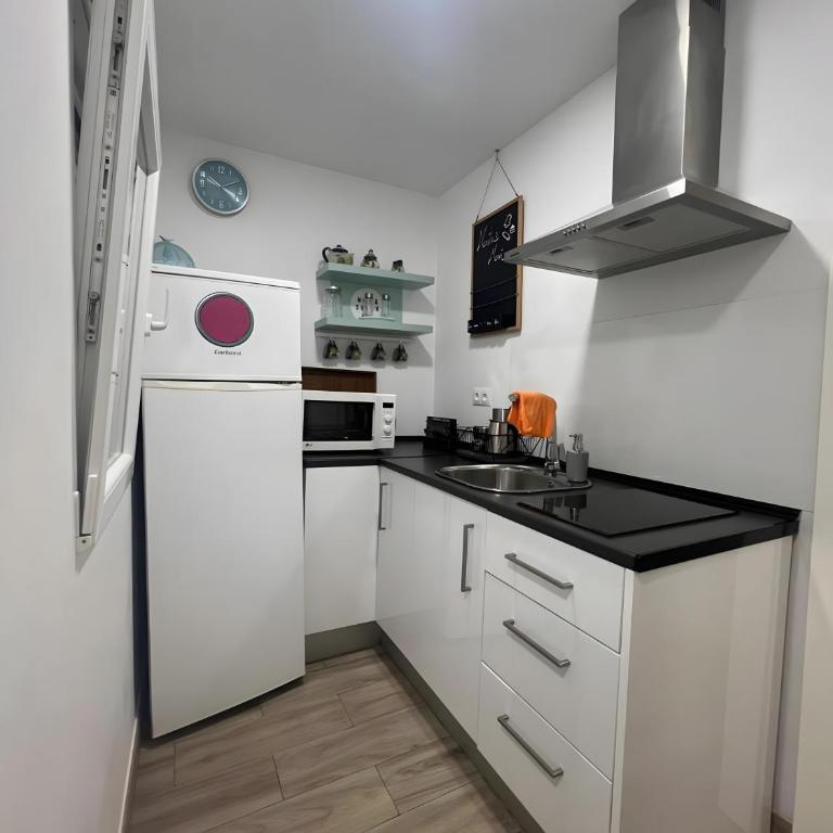 Playa Torrecilla Apartamento - Two-Bedroom Deluxe Apartment with Ocean View - 8