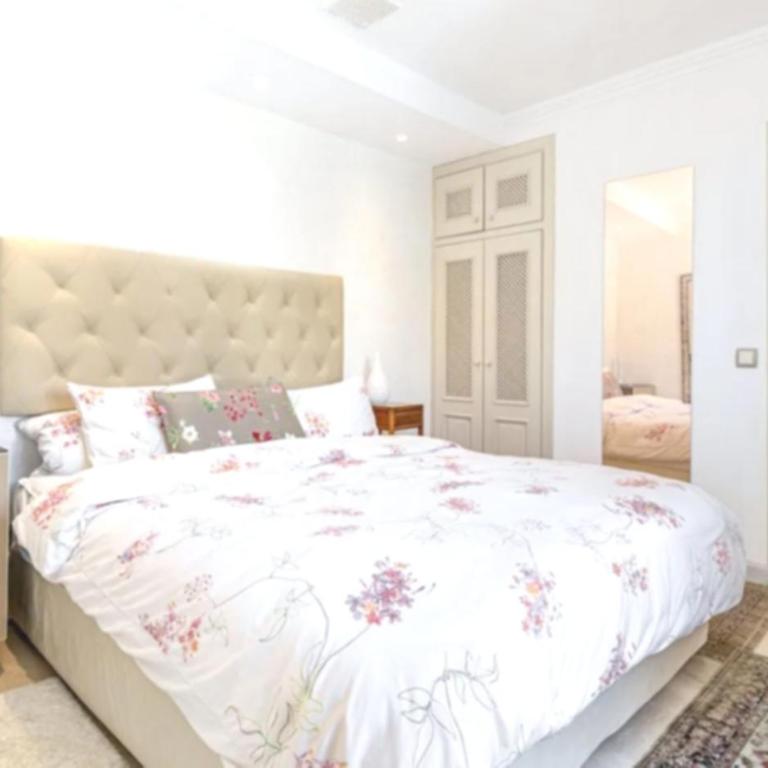Luxury Escape with Rooftop Jacuzzi - Apartamento - 3