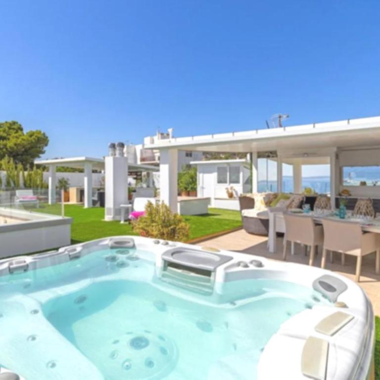 Luxury Escape with Rooftop Jacuzzi - Apartamento - 15