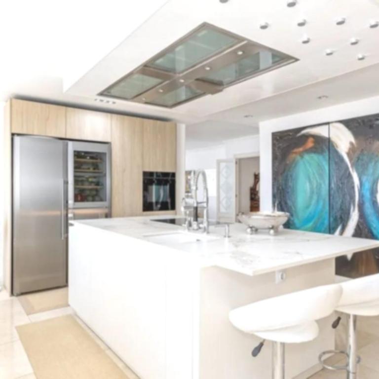 Luxury Escape with Rooftop Jacuzzi - Apartamento - 7