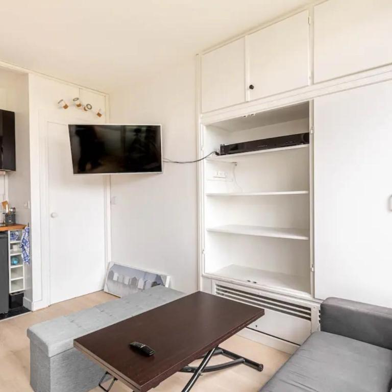 High-Rise Studio Flat w City viewsPorte Dauphine - Appartement - 10