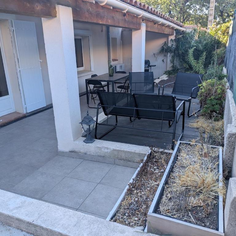 T2 rénové, grand extérieur à 500m Port et Plages - Appartement 1 Chambre - 13