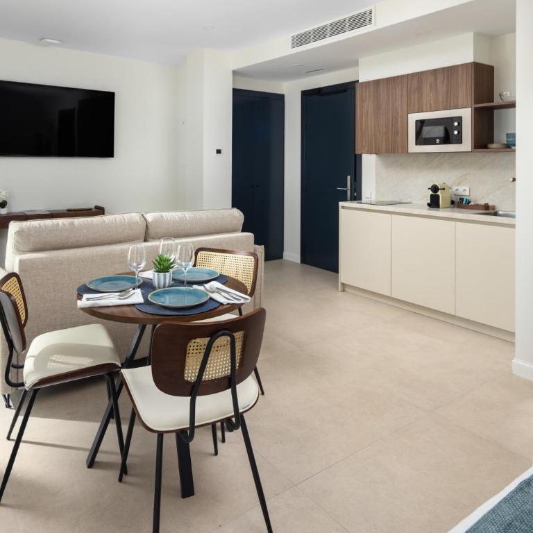 AZUL HOME SUITES Estepona - Apartamento Suite - 11