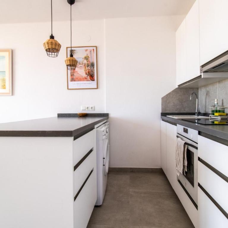 Cozy 2BR Flat with Terrace & Pool - Apartamento de 2 dormitorios - 14